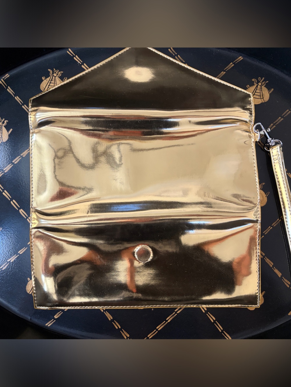Marc Jacobs Black and Gold Logo Envelope Wallet/Clutch never used - Picture 4 of 4